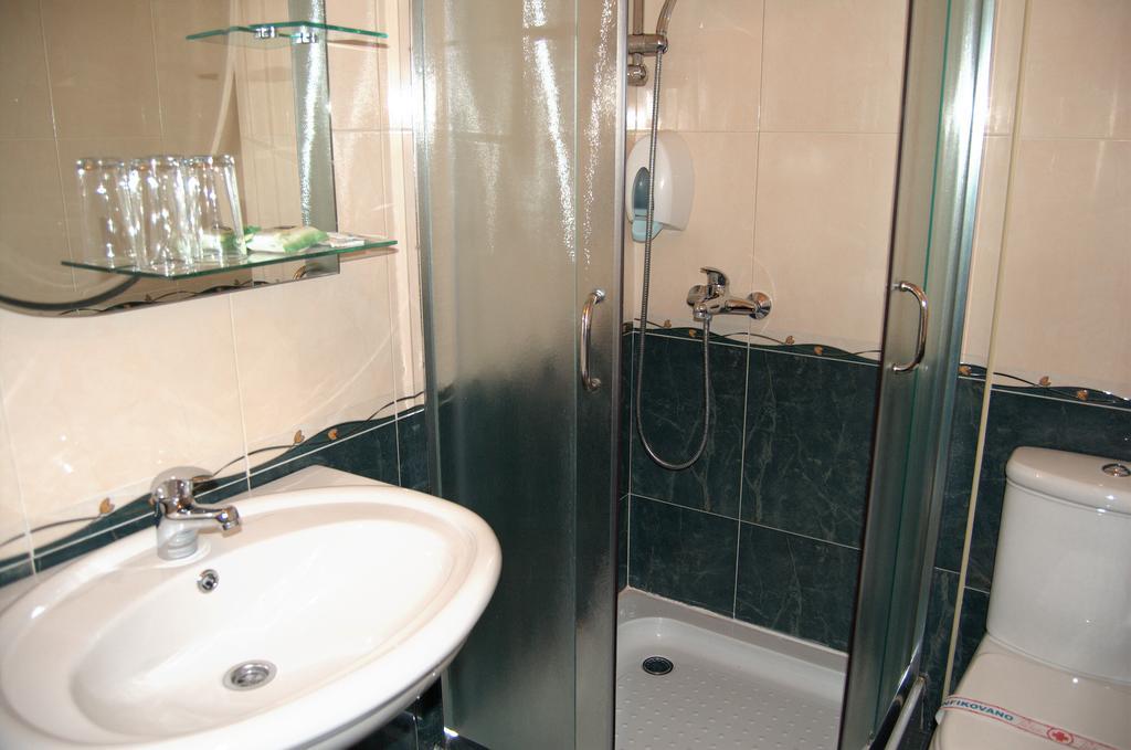 Guest House Prenociste Piccolina ซอมโบร์ ภายนอก รูปภาพ